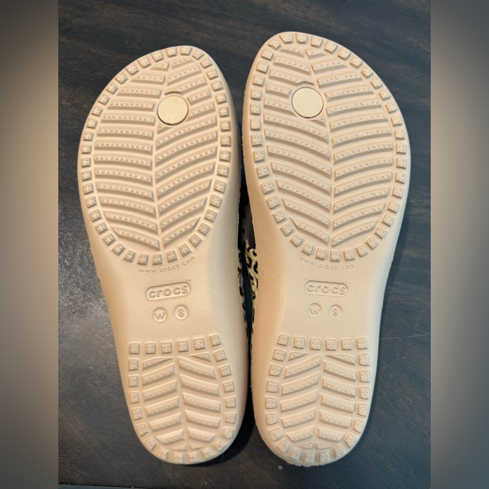 Crocs Women's Kadee II Leopard Flip- Size 8 - Picture 6 of 6